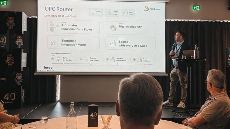 Präsentation der inray smart production Software auf einer Messe.